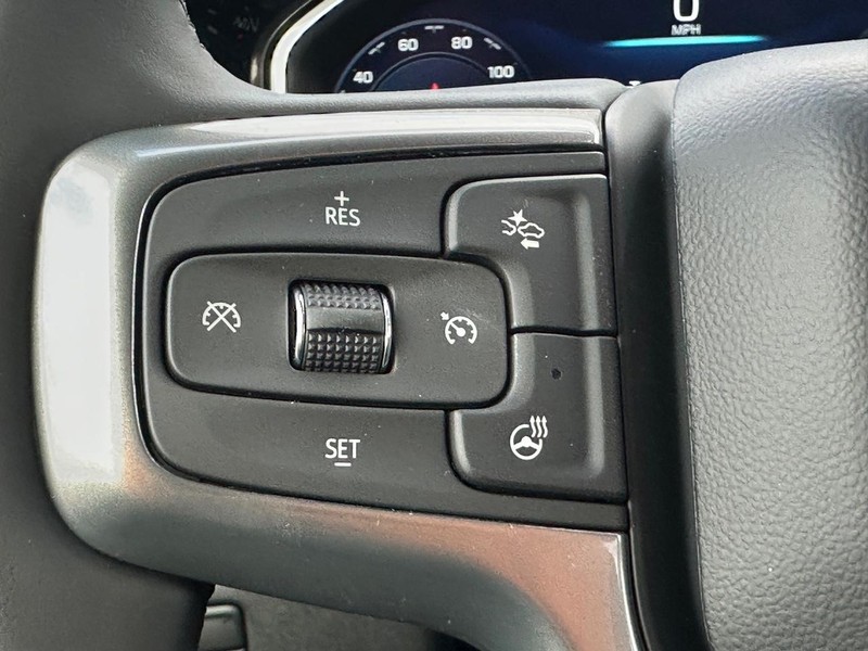 Chevrolet Silverado 1500 Vehicle Full-screen Gallery Image 8