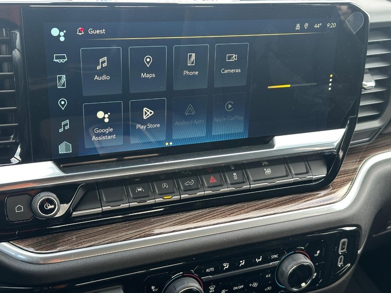 Chevrolet Silverado 1500 Vehicle Full-screen Gallery Image 10