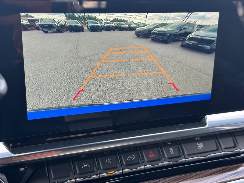 Chevrolet Silverado 1500 Vehicle Full-screen Gallery Image 11