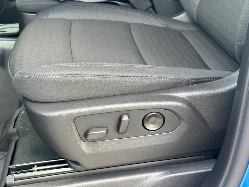 Chevrolet Silverado 1500 Vehicle Full-screen Gallery Image 17