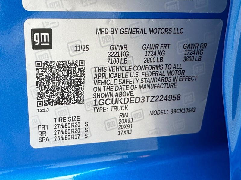 Chevrolet Silverado 1500 Vehicle Full-screen Gallery Image 18