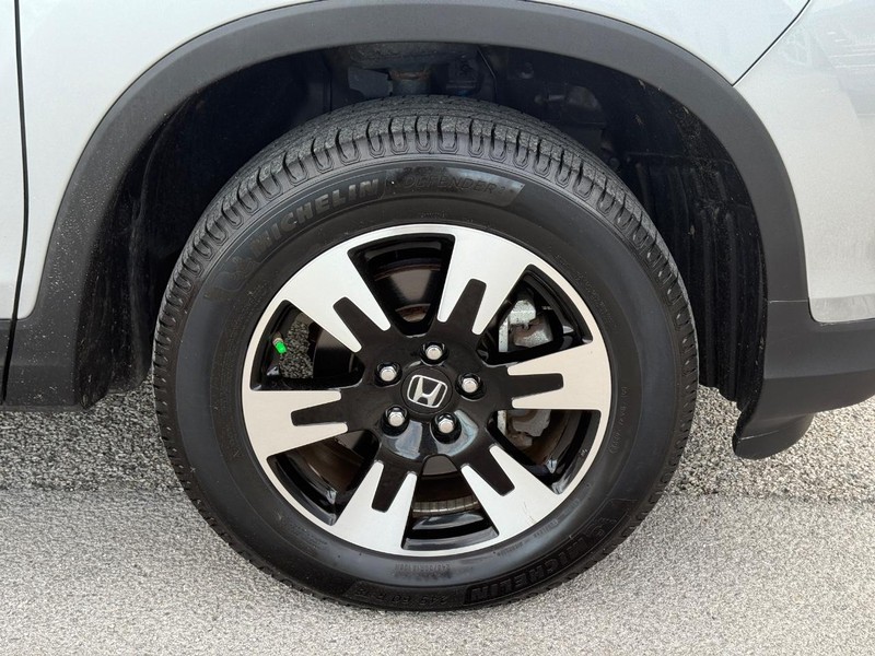 Honda Ridgeline Vehicle Full-screen Gallery Image 7