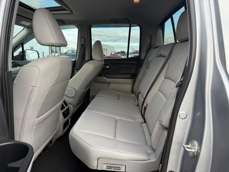 Honda Ridgeline Vehicle Full-screen Gallery Image 10