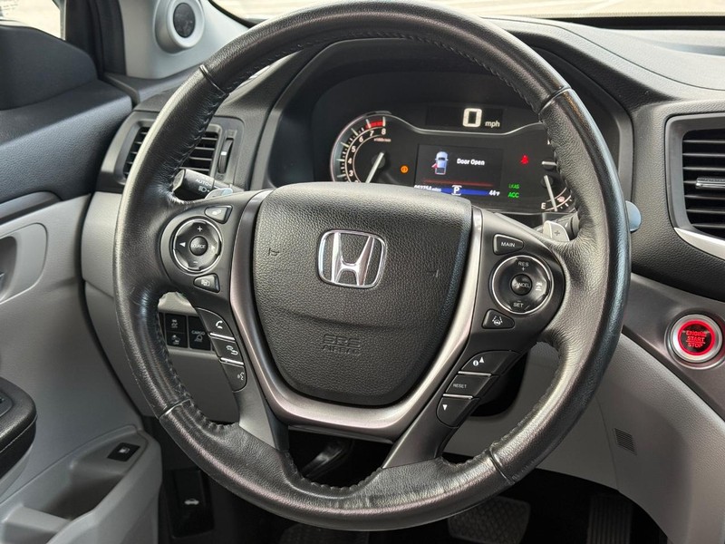 Honda Ridgeline Vehicle Full-screen Gallery Image 13