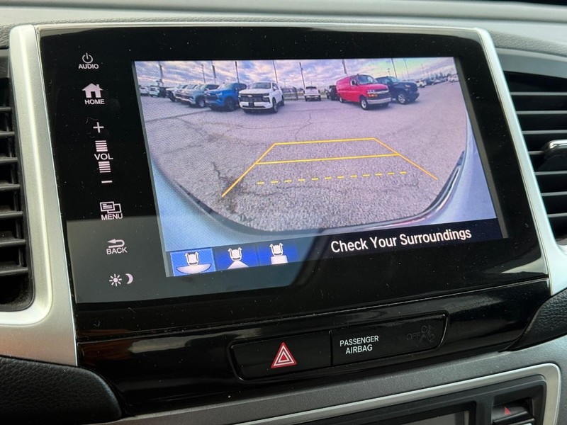 Honda Ridgeline Vehicle Full-screen Gallery Image 17