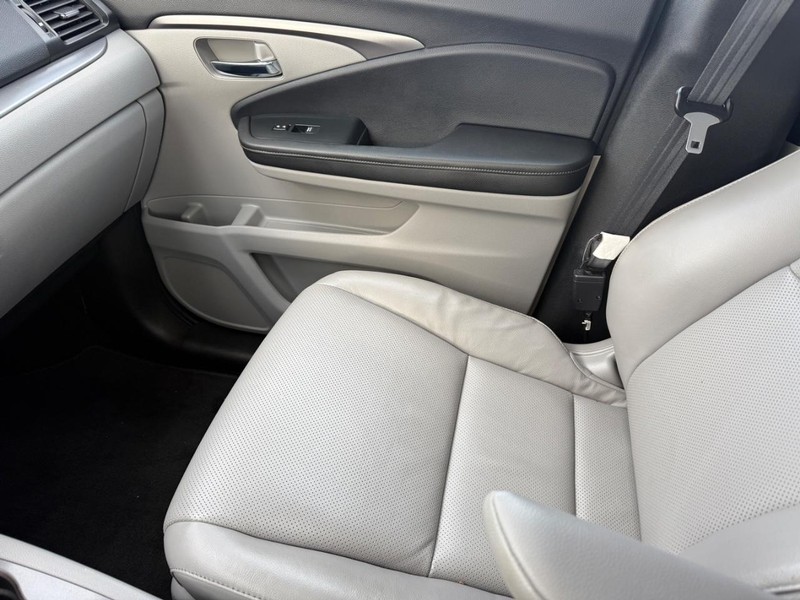 Honda Ridgeline Vehicle Full-screen Gallery Image 22