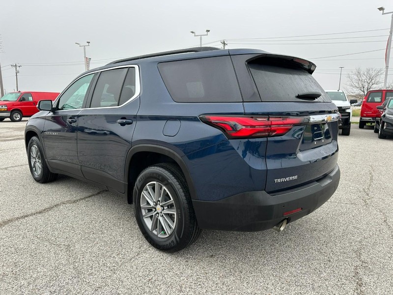 Chevrolet Traverse Vehicle Full-screen Gallery Image 3