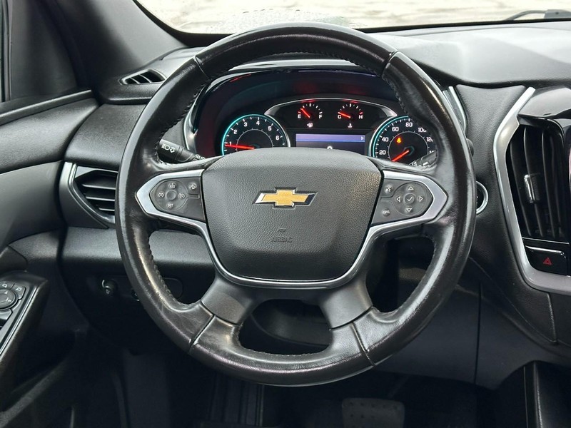 Chevrolet Traverse Vehicle Full-screen Gallery Image 12