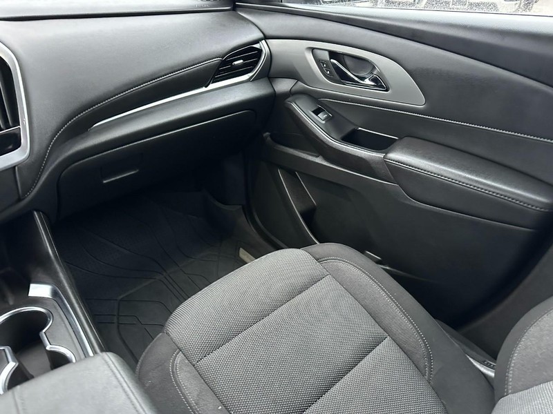 Chevrolet Traverse Vehicle Full-screen Gallery Image 15