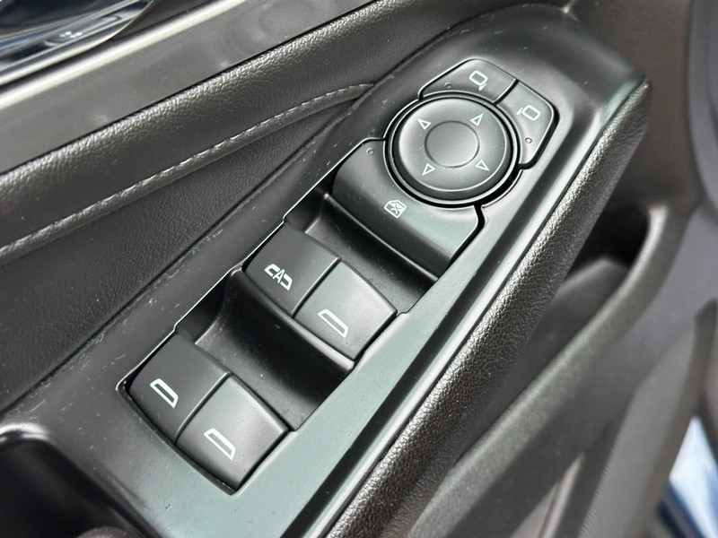 Chevrolet Traverse Vehicle Full-screen Gallery Image 16