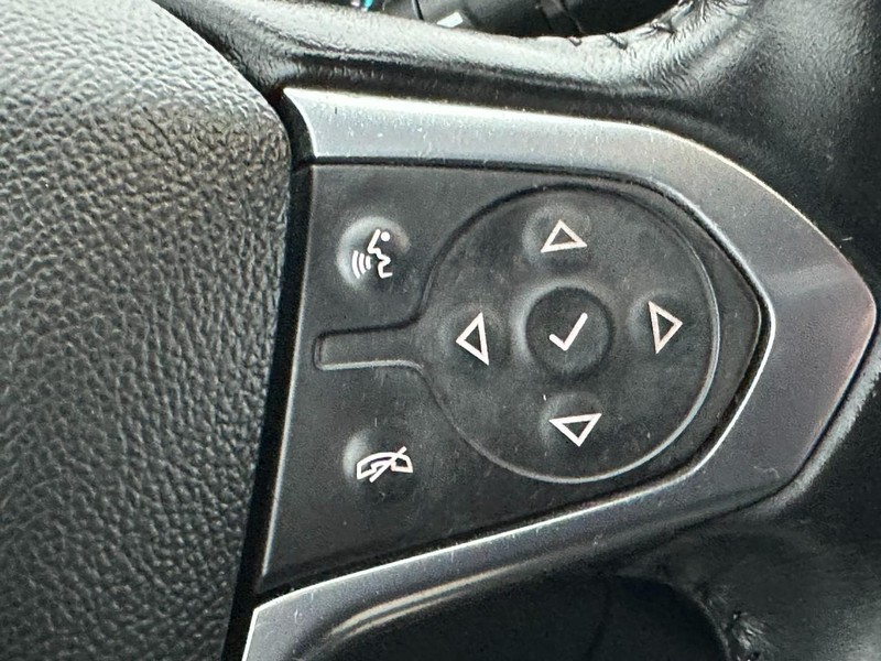 Chevrolet Traverse Vehicle Full-screen Gallery Image 19