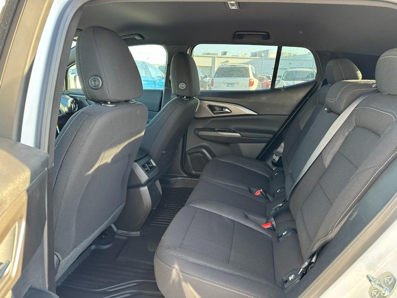 Chevrolet Equinox EV Vehicle Full-screen Gallery Image 4