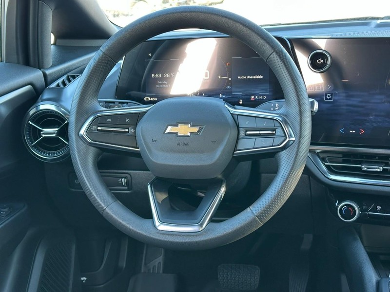 Chevrolet Equinox EV Vehicle Full-screen Gallery Image 6