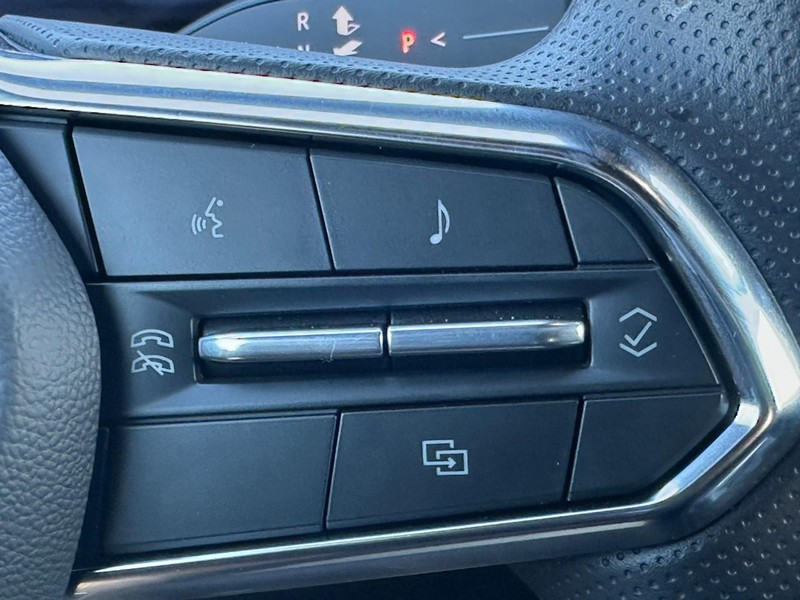 Chevrolet Equinox EV Vehicle Full-screen Gallery Image 12