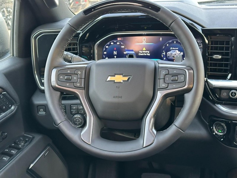 Chevrolet Silverado 1500 Vehicle Full-screen Gallery Image 9
