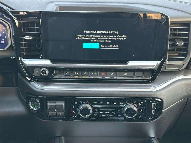 Chevrolet Silverado 1500 Vehicle Full-screen Gallery Image 10