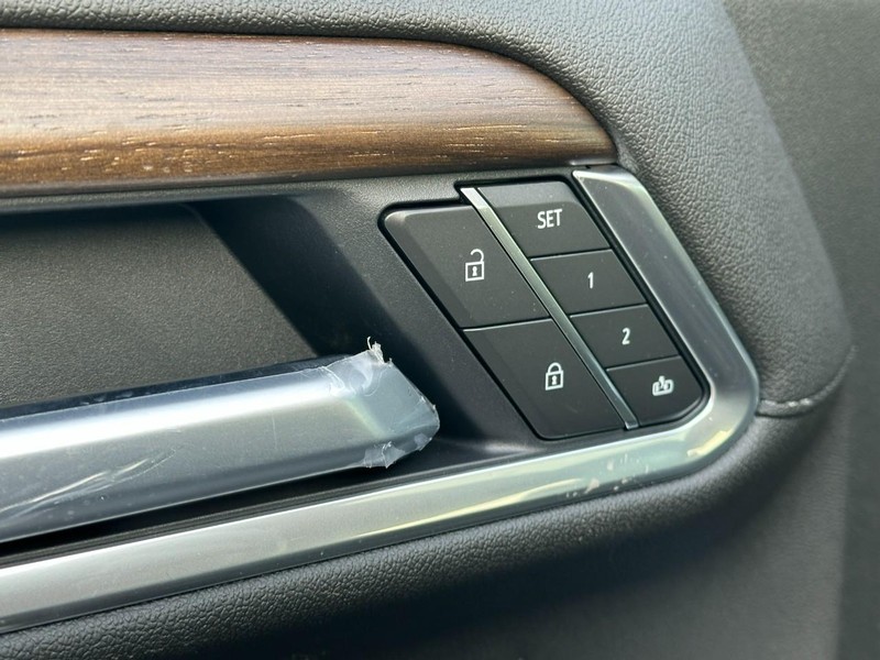 Chevrolet Silverado 1500 Vehicle Full-screen Gallery Image 13