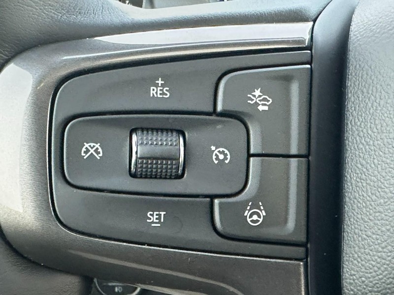 Chevrolet Silverado 1500 Vehicle Full-screen Gallery Image 15