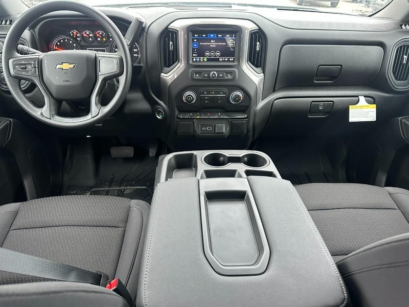 Chevrolet Silverado 1500 Vehicle Full-screen Gallery Image 5