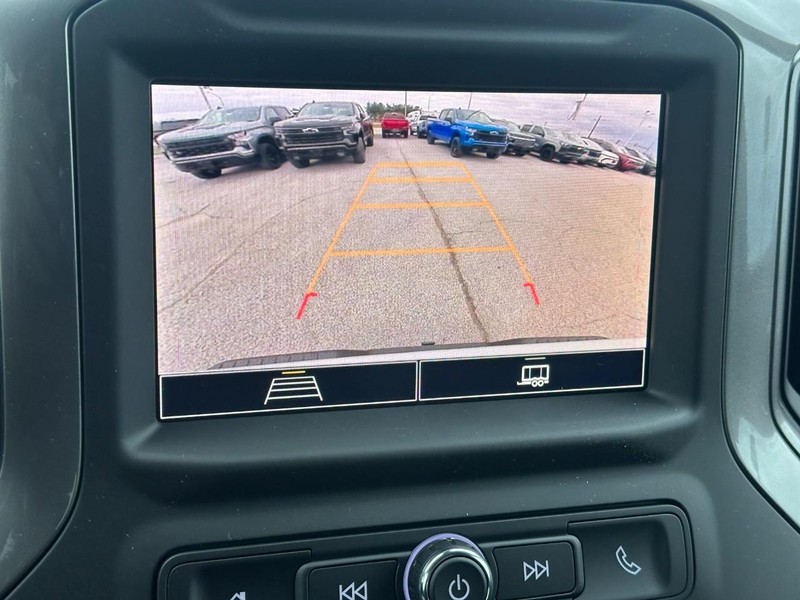 Chevrolet Silverado 1500 Vehicle Full-screen Gallery Image 12