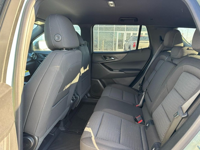 Chevrolet Equinox Vehicle Full-screen Gallery Image 4