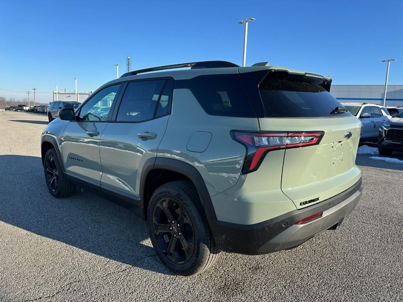 Chevrolet Equinox Vehicle Full-screen Gallery Image 3