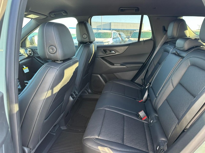 Chevrolet Equinox Vehicle Full-screen Gallery Image 4