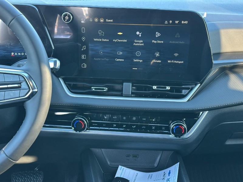 Chevrolet Equinox Vehicle Full-screen Gallery Image 7