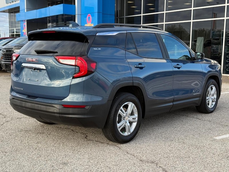 GMC Terrain Vehicle Full-screen Gallery Image 5