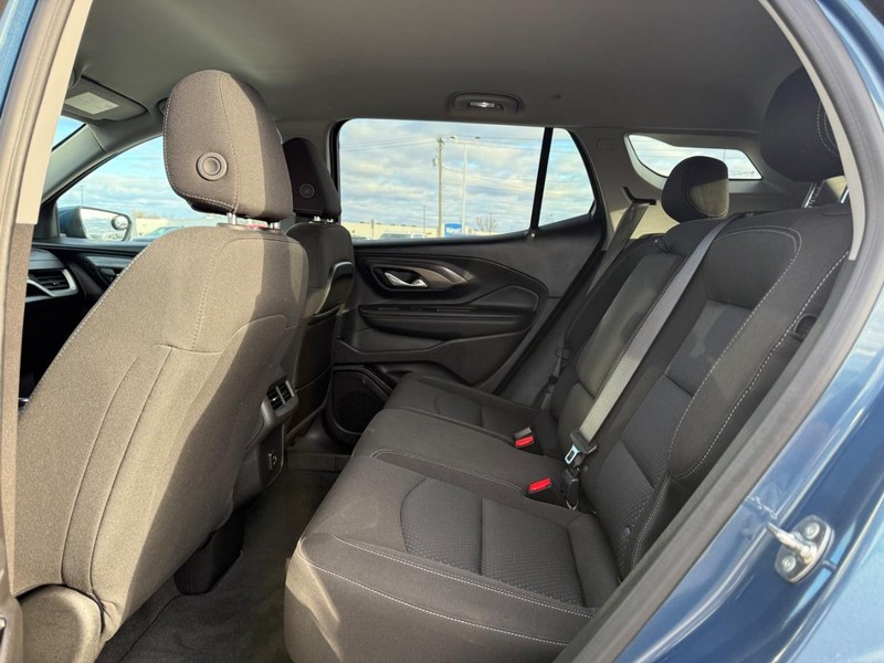 GMC Terrain Vehicle Full-screen Gallery Image 10