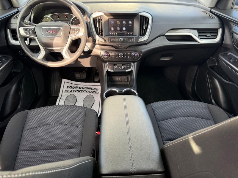 GMC Terrain Vehicle Full-screen Gallery Image 11