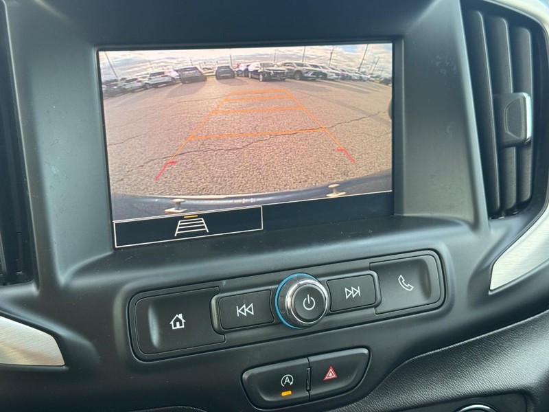 GMC Terrain Vehicle Full-screen Gallery Image 17