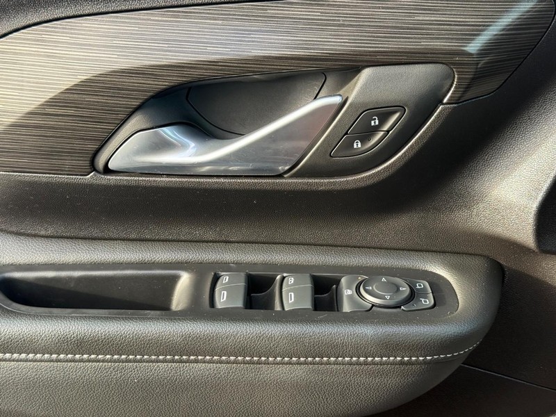 GMC Terrain Vehicle Full-screen Gallery Image 22