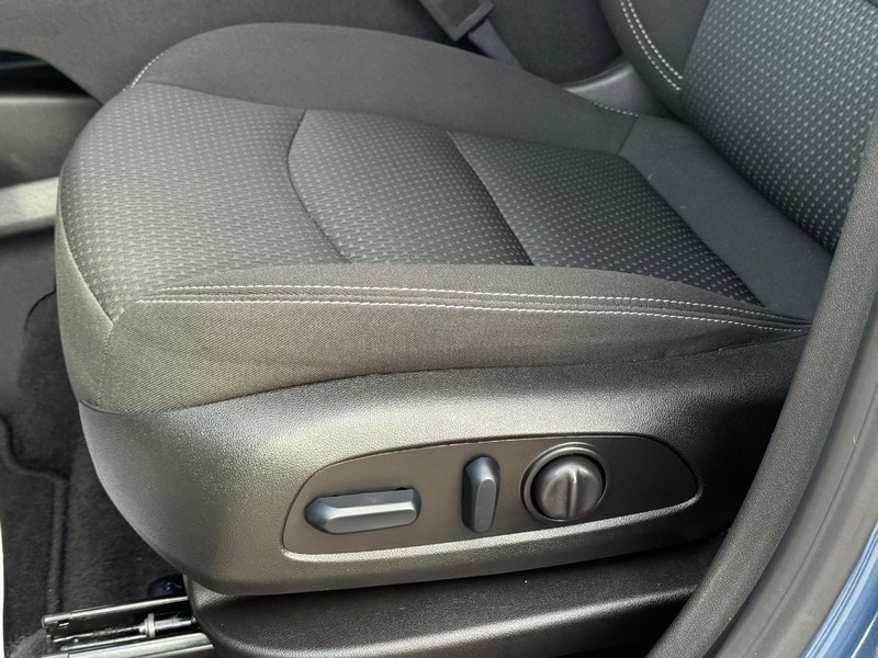 GMC Terrain Vehicle Full-screen Gallery Image 23