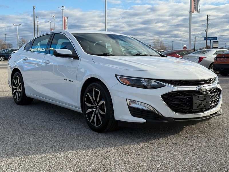 Chevrolet Malibu Vehicle Full-screen Gallery Image 8