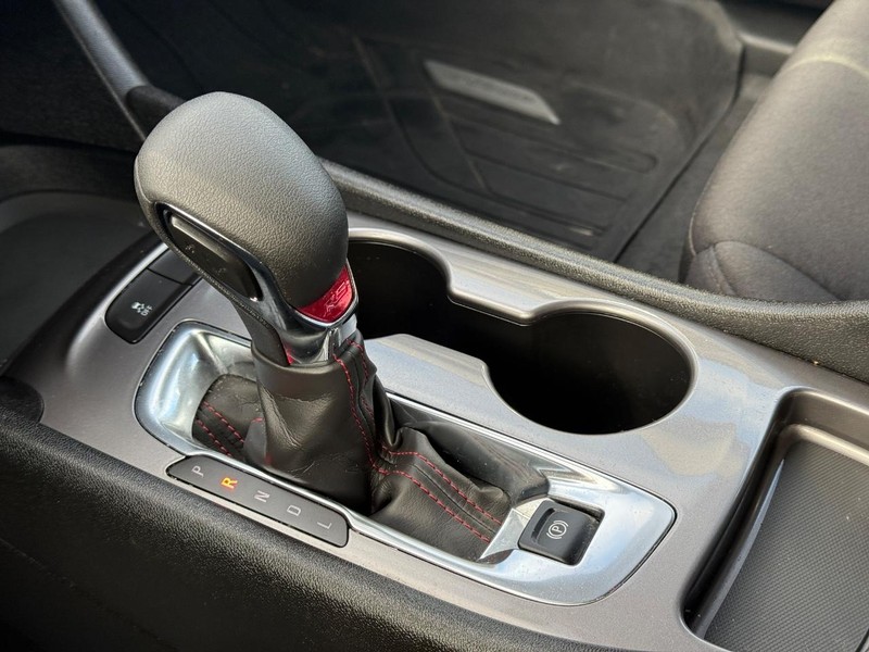 Chevrolet Malibu Vehicle Full-screen Gallery Image 19