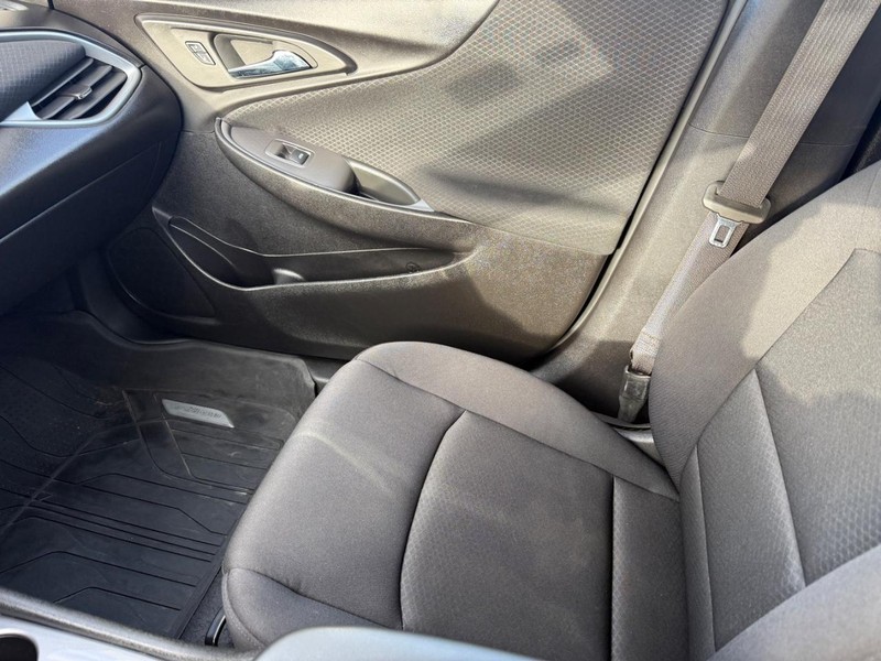 Chevrolet Malibu Vehicle Full-screen Gallery Image 20