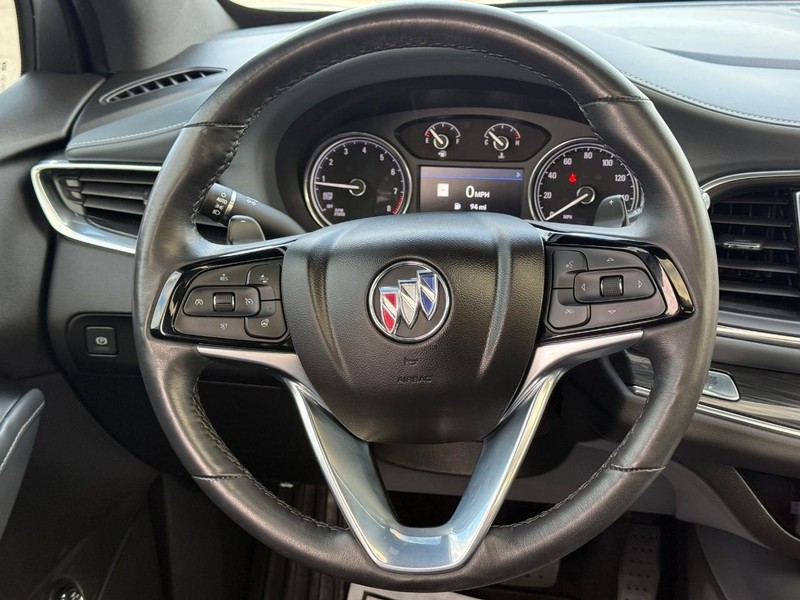 Buick Enclave Vehicle Full-screen Gallery Image 14