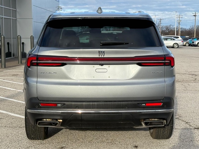 Buick Enclave Vehicle Full-screen Gallery Image 04