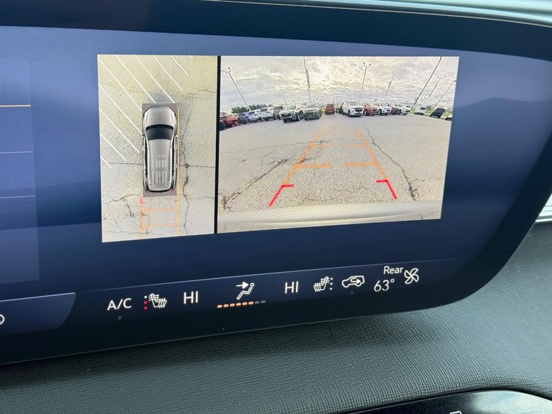 Buick Enclave Vehicle Full-screen Gallery Image 17