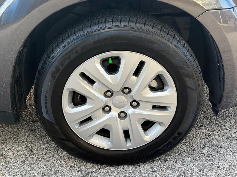 Dodge Journey Vehicle Full-screen Gallery Image 7