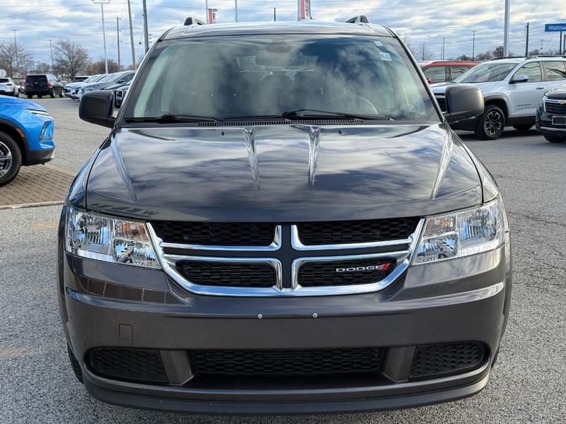 Dodge Journey Vehicle Full-screen Gallery Image 9