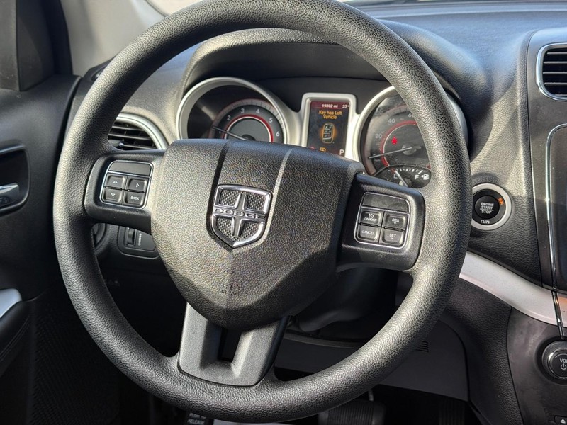 Dodge Journey Vehicle Full-screen Gallery Image 13