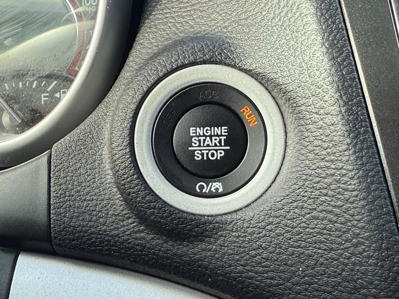 Dodge Journey Vehicle Full-screen Gallery Image 16