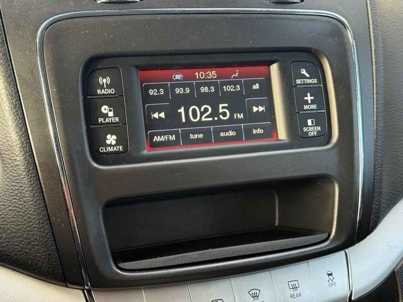 Dodge Journey Vehicle Full-screen Gallery Image 17