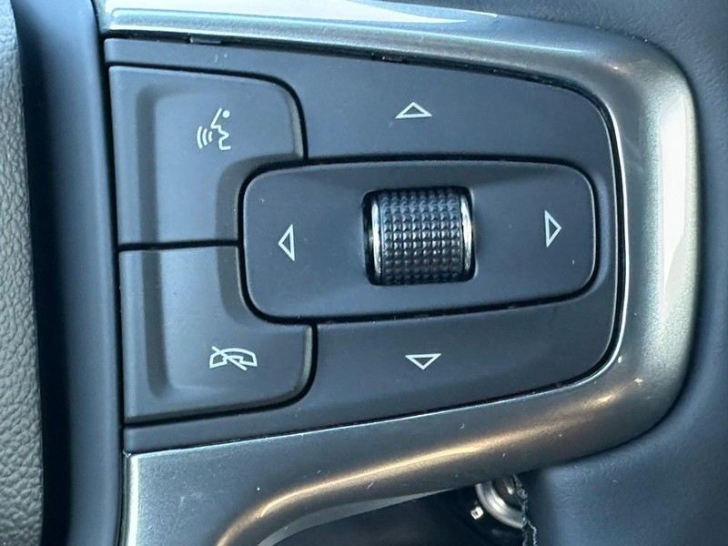 Chevrolet Silverado 1500 Vehicle Full-screen Gallery Image 12