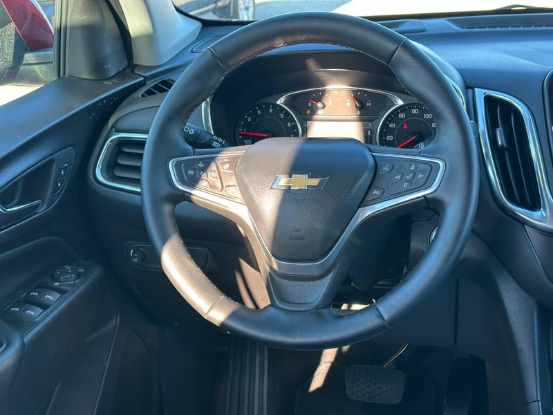 Chevrolet Equinox Vehicle Full-screen Gallery Image 12