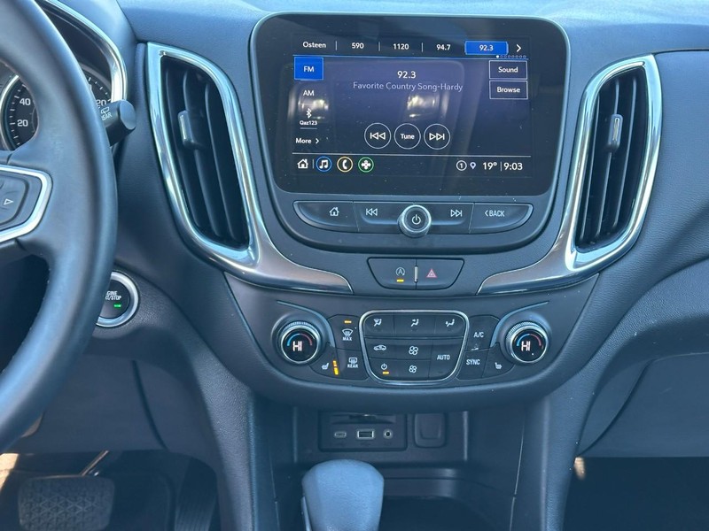 Chevrolet Equinox Vehicle Full-screen Gallery Image 13
