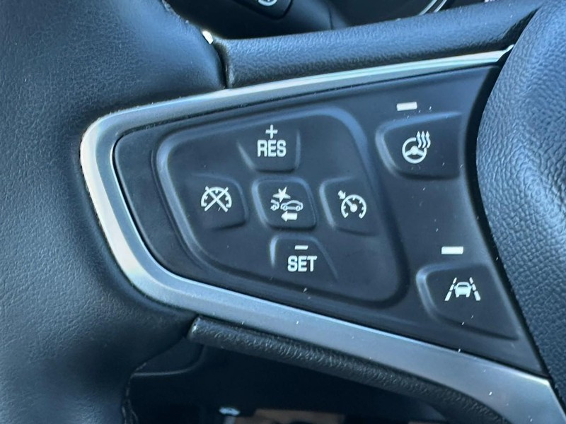 Chevrolet Equinox Vehicle Full-screen Gallery Image 18