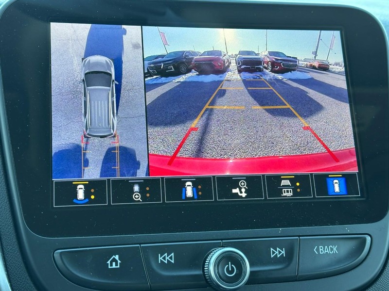 Chevrolet Equinox Vehicle Full-screen Gallery Image 22